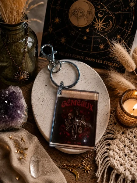 Porte-Clés Astrologique Gémeaux – Dualité & Curiosité