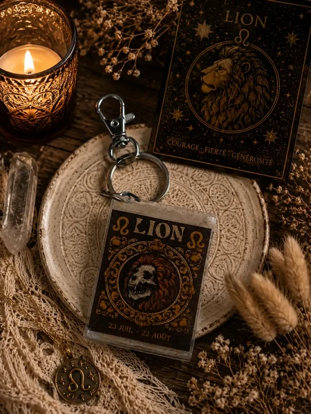 Porte-Clés Astrologique Lion – Couronne de Courage