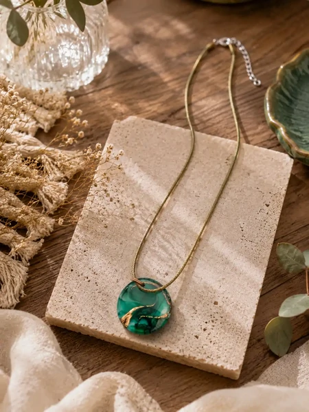 Collier "Émeraude Enchantée"