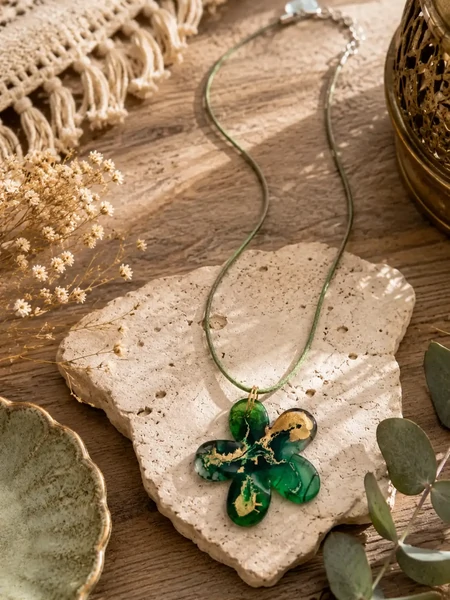 Collier "Trèfle d'Émeraude"