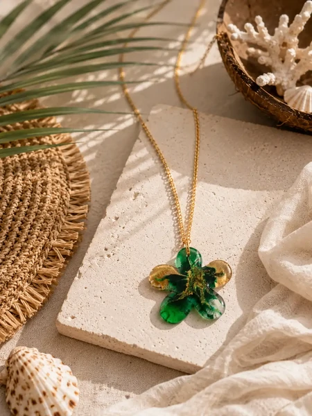 Collier "Émeraude Florale"