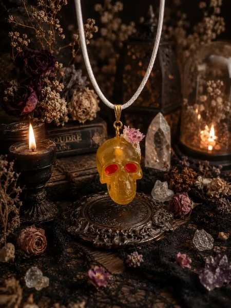 Golden Skull Blossom