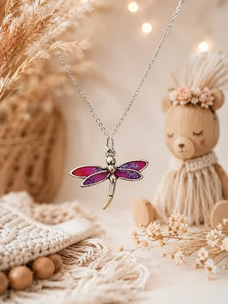Libellule violette