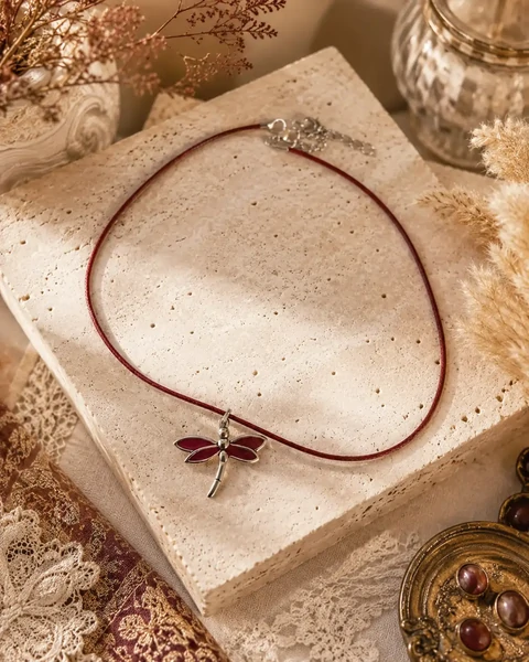 Libellule Rubis Enchanté