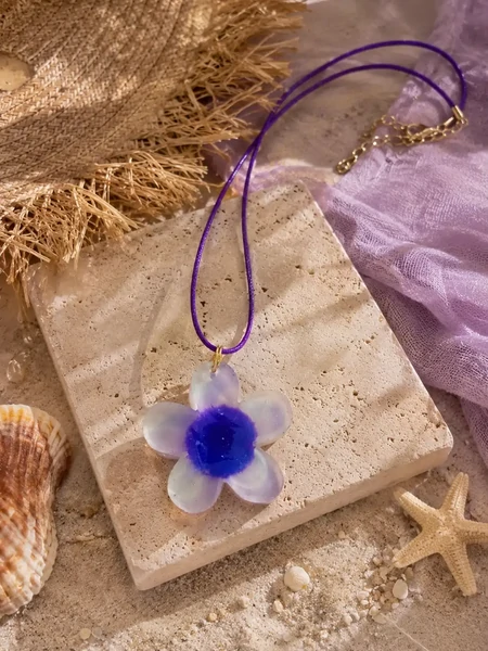 Fleur de Lune Violette