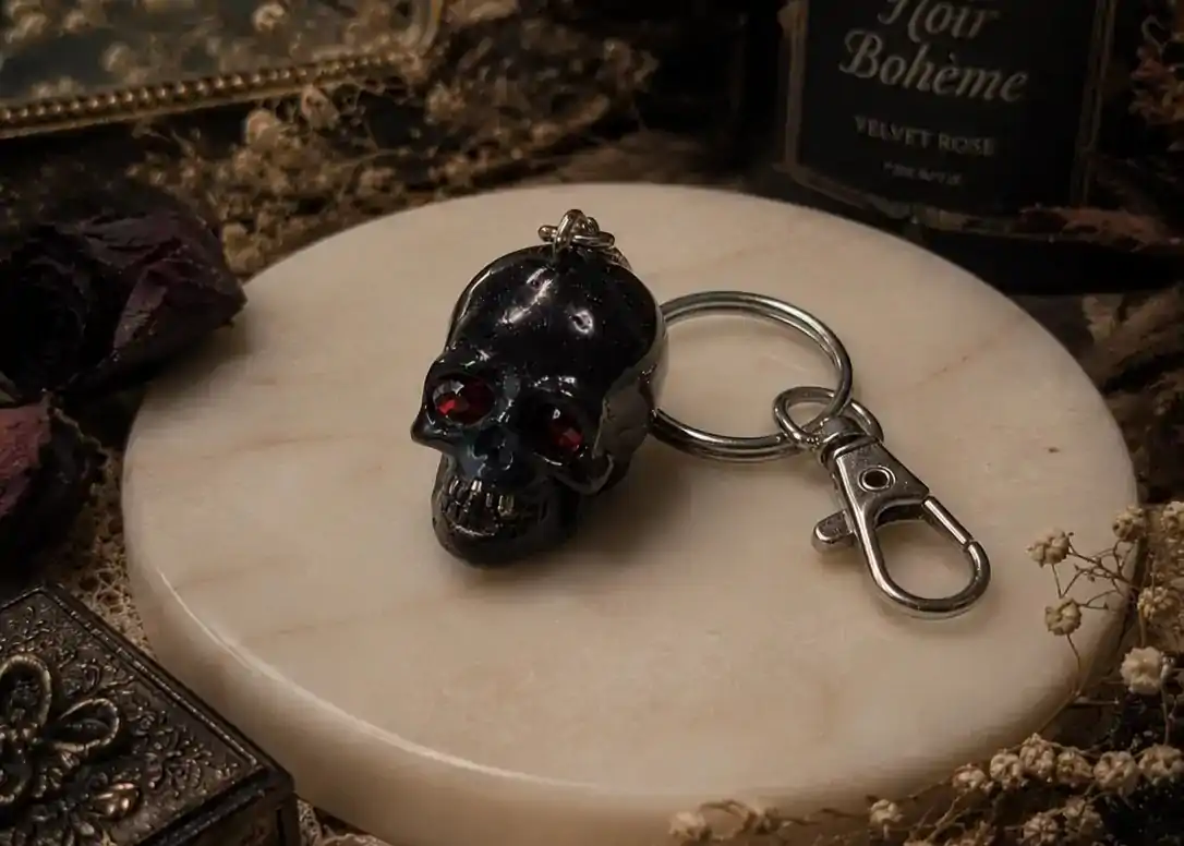 Comment porter un bijou skull avec élégance ?